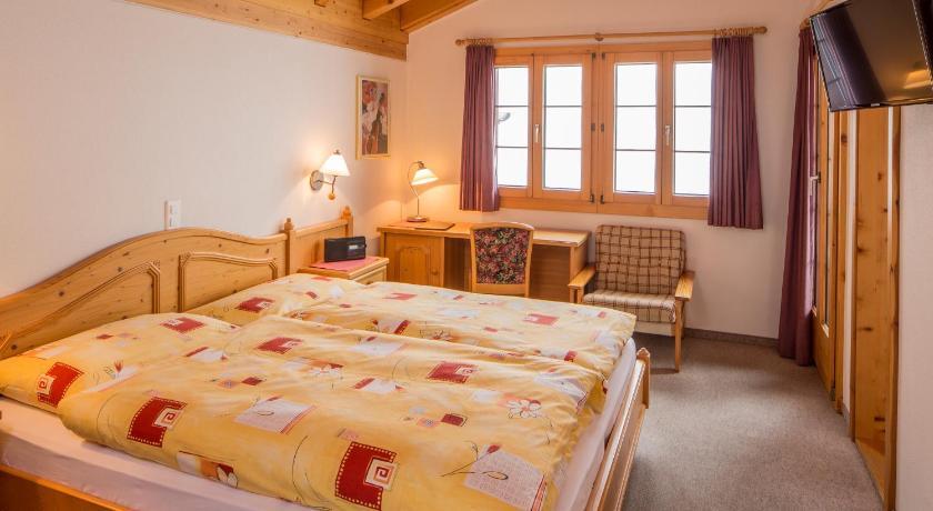 Familienhotel Garni Sporting Bettmeralp Ruang foto