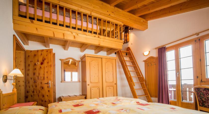 Familienhotel Garni Sporting Bettmeralp Ruang foto