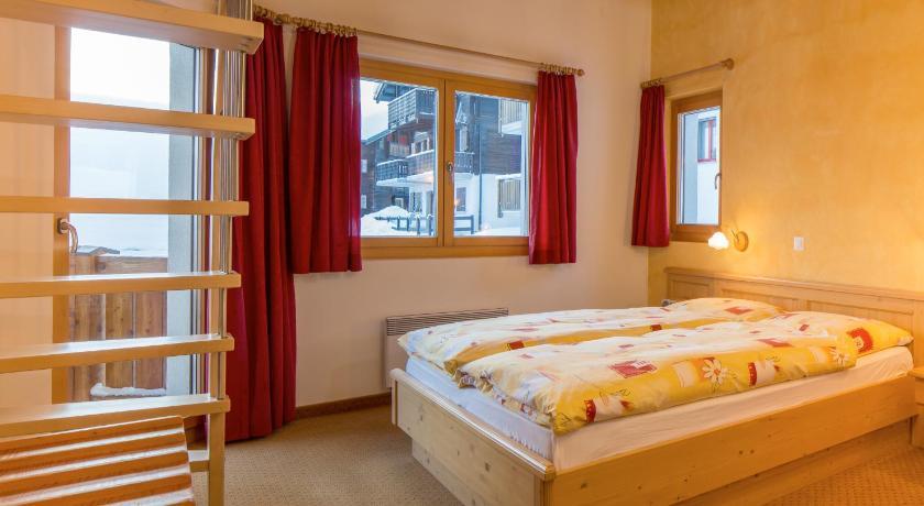 Familienhotel Garni Sporting Bettmeralp Ruang foto