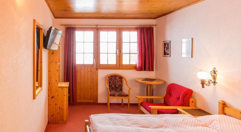 Familienhotel Garni Sporting Bettmeralp Ruang foto