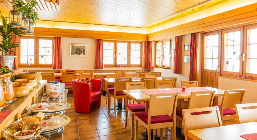 Familienhotel Garni Sporting Bettmeralp Bagian luar foto